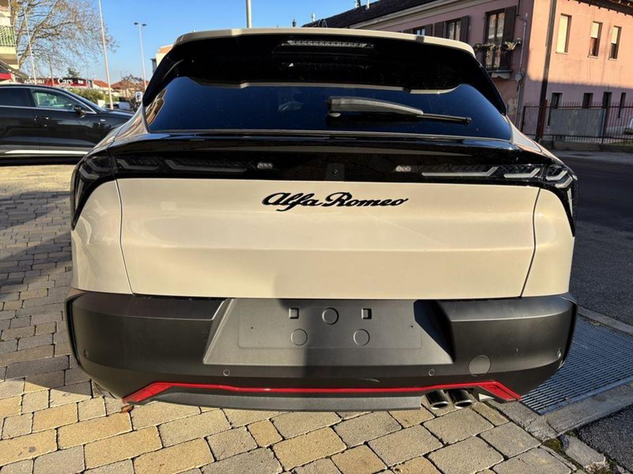 Alfa Romeo Junior 1.2 136 CV Hybrid eDCT6 Speciale FULL LED-NAVI-18"