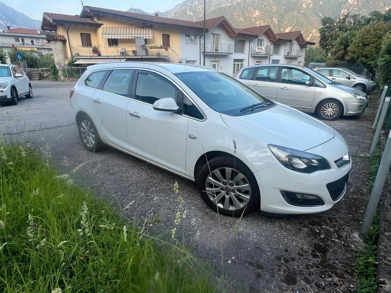Opel Astra 1.7 CDTI 110CV Sports Tourer Cosmo