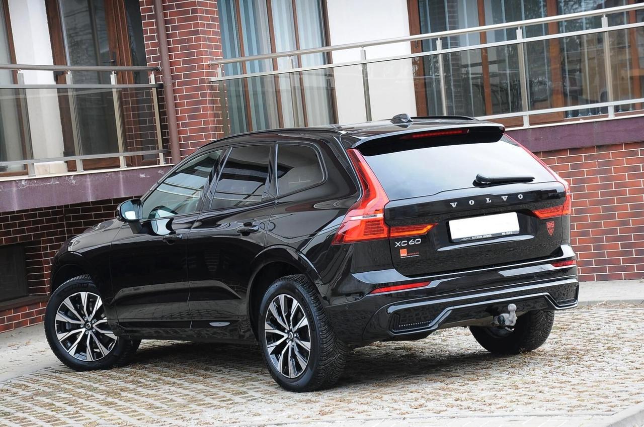 Volvo XC 60 XC60 B4 (d) AWD automatico Plus Dark