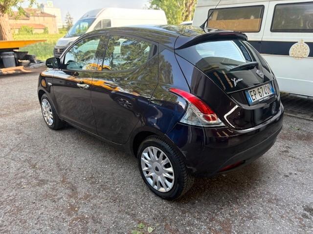 Lancia Ypsilon 1.2 69 CV 5 porte S&S Gold