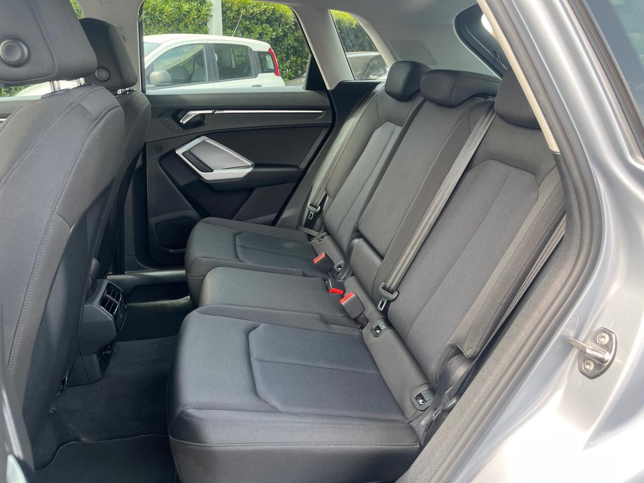 Audi Q3 35 TDI S tronic Business Advanced
