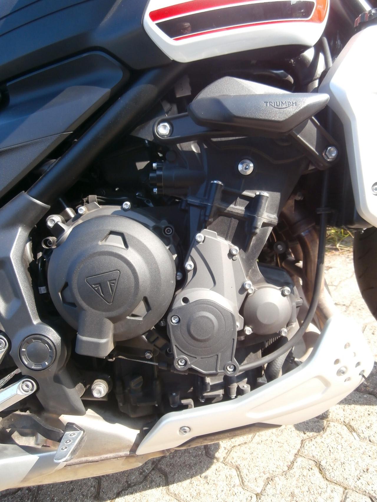 Triumph Trident 660 del 2021 DEPOTENZIATA compreso trapasso-tagliando-garanzia