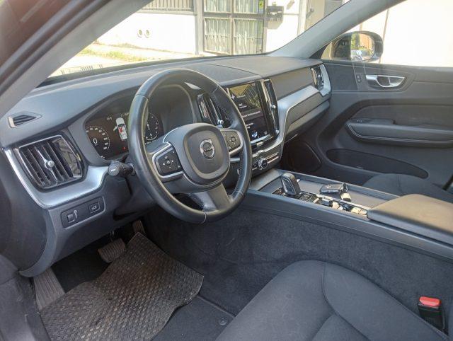 VOLVO XC60 B4 (d) Geartronic Momentum HYBRID/DIESEL