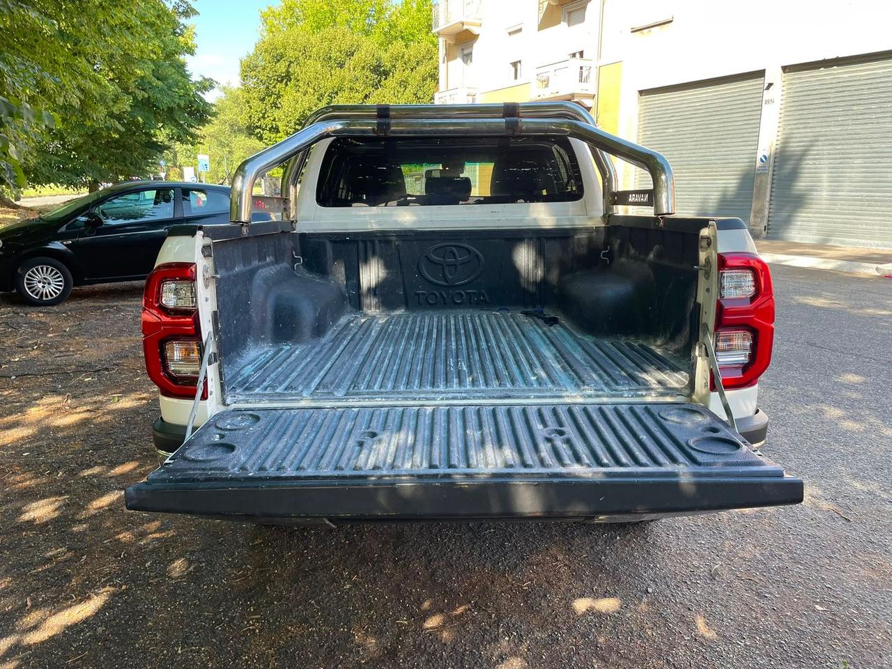 Toyota Hilux 2.4 d double cab Executive 4w #11631