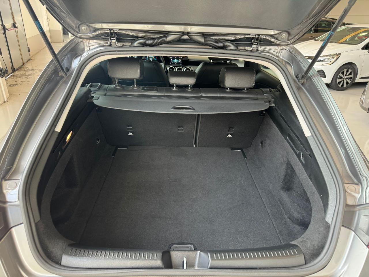 MERCEDES-BENZ CLA 180 d Automatic Shooting Brake Business Extra