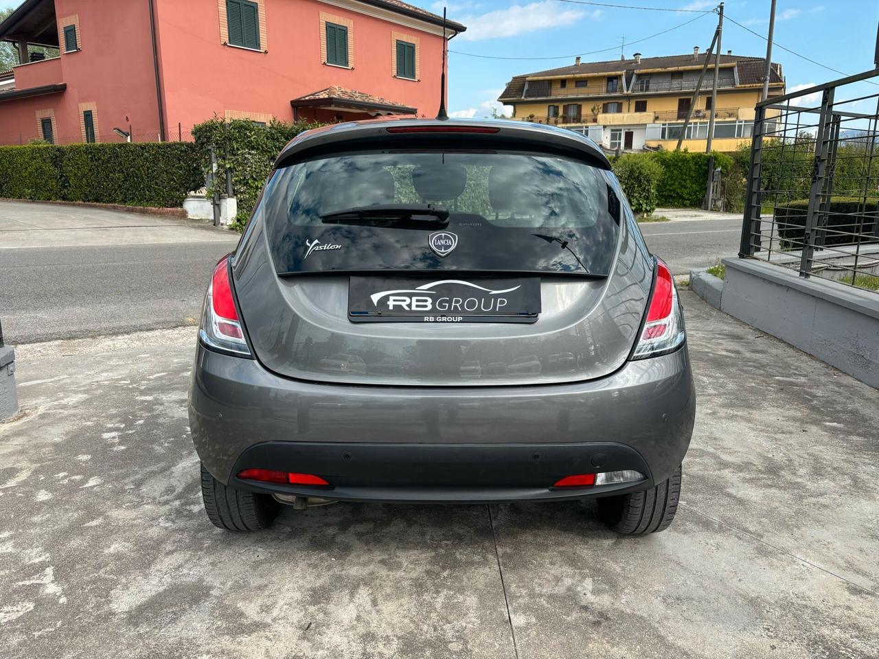 Lancia Ypsilon 1.2 69 CV 5 porte GPL Ecochic Gold