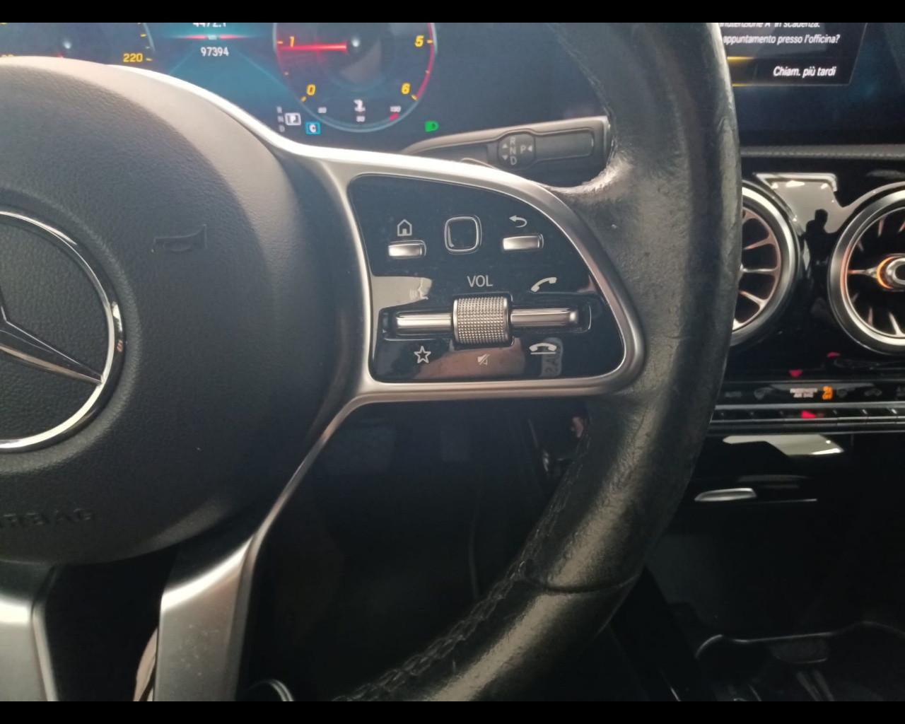 Mercedes-Benz Classe A - W177 2018 - A 180 d Sport auto