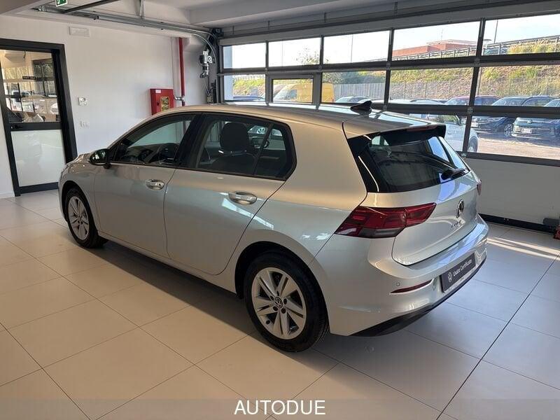Volkswagen Golf VIII 2020 1.0 etsi evo Life 110cv dsg