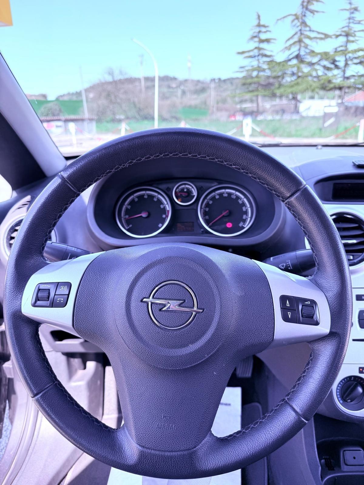 Opel Corsa 1.2 5 porte Ok neopatentati