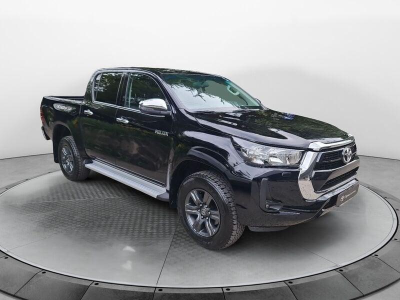 Toyota Hilux 2.4 D-4D A/T 4WD 4 porte Double Cab Lounge