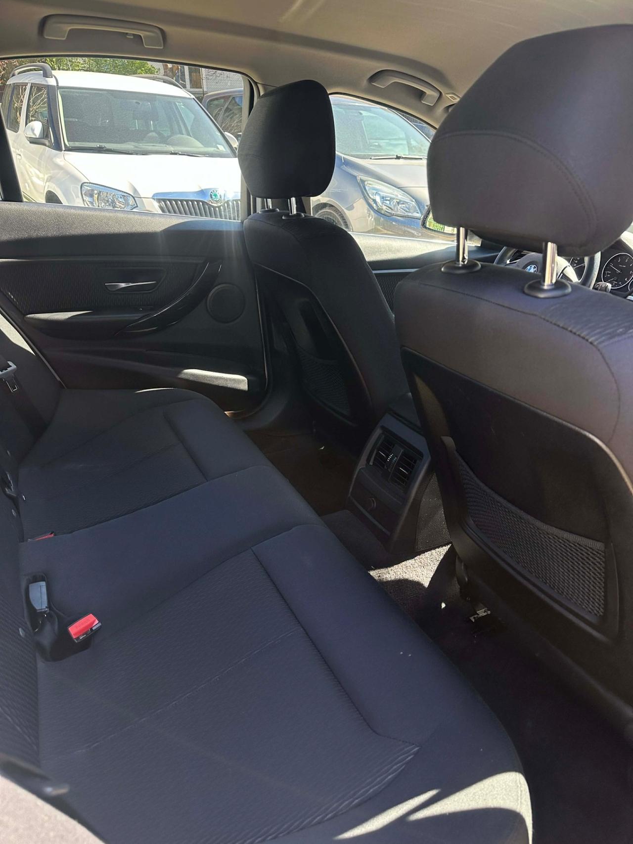 Bmw 320d LUXURY KMCERT UNICOPR KMCERT