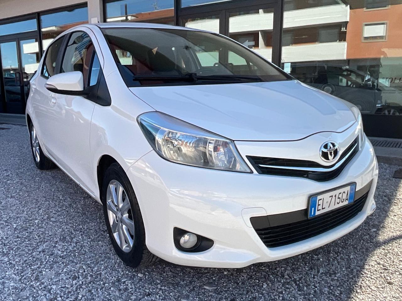 Toyota Yaris 1.4 D-4D 5 porte Lounge