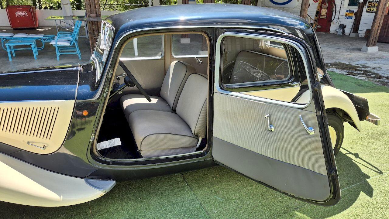 Citroen Traction Avant 11 BL – 1955