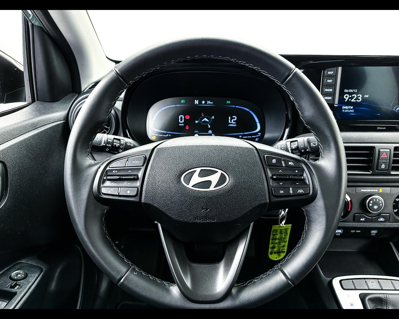 HYUNDAI i10 3ª serie - i10 1.0 MPI AT Connectline