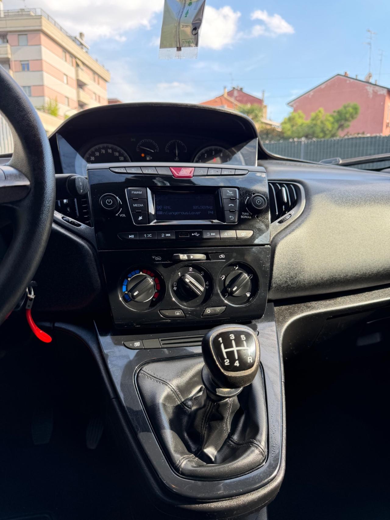 Lancia Ypsilon 1.2 Neopatentati Euro 6
