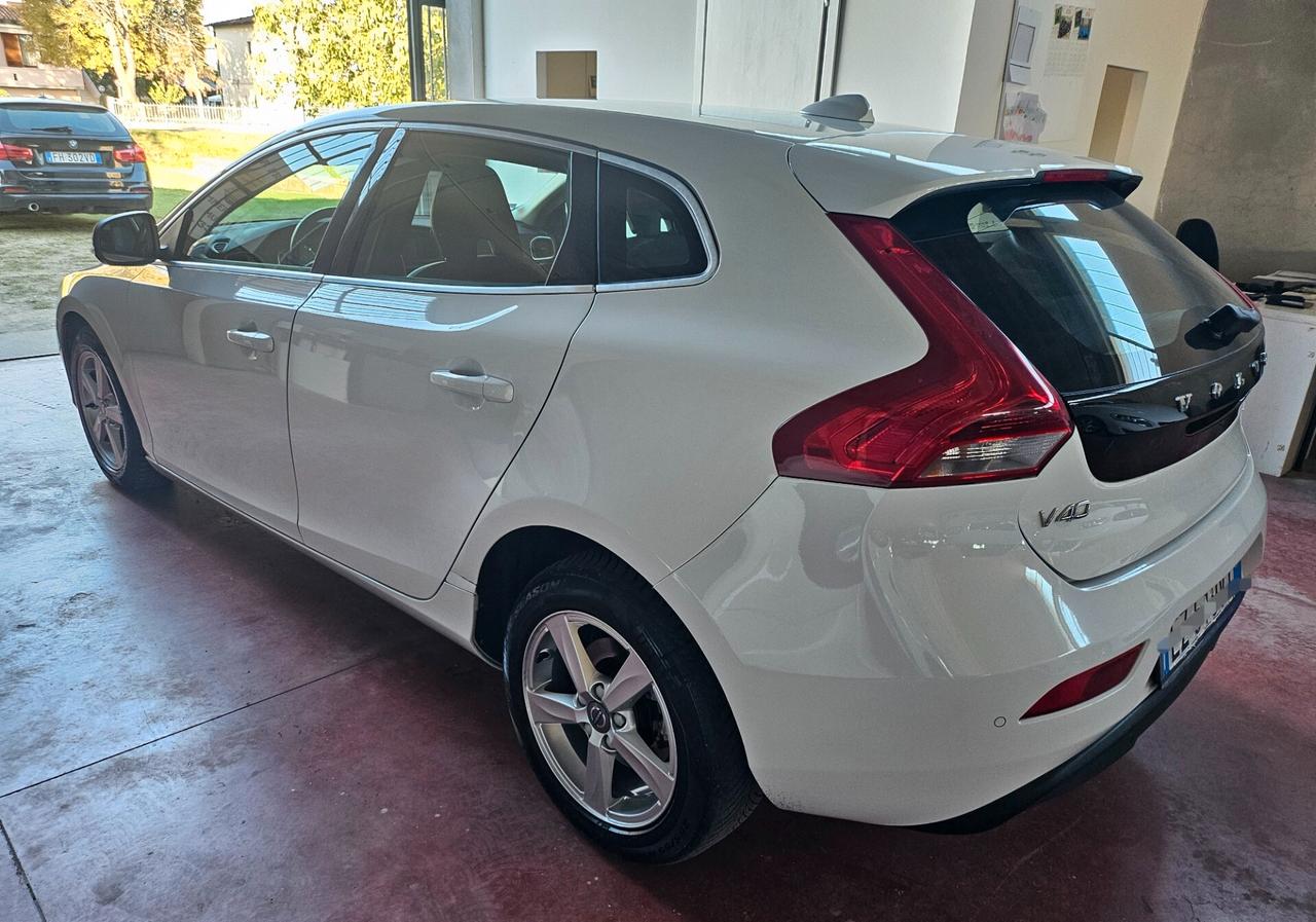 Volvo V40 D2 'eco' Momentum