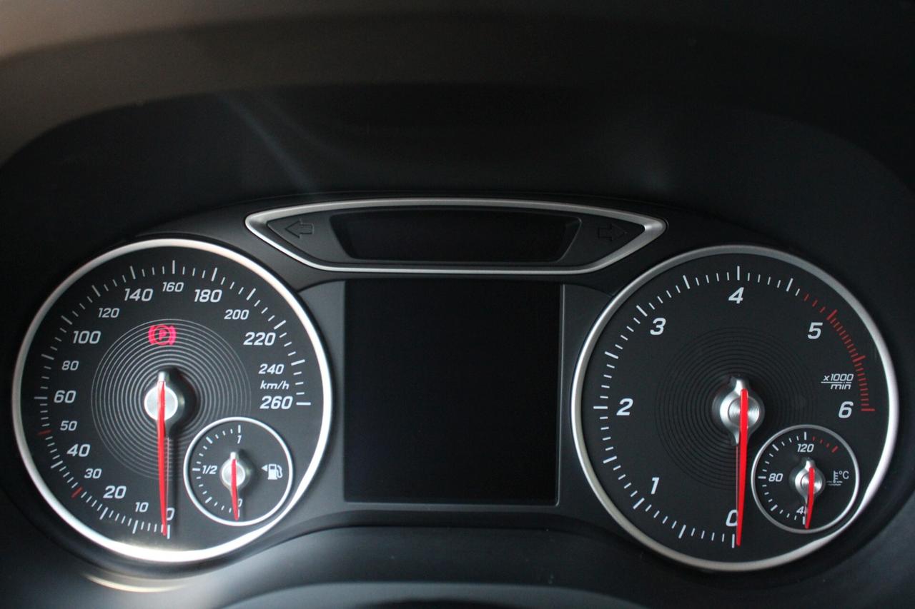 Mercedes-benz B 180 B 180 d Premium