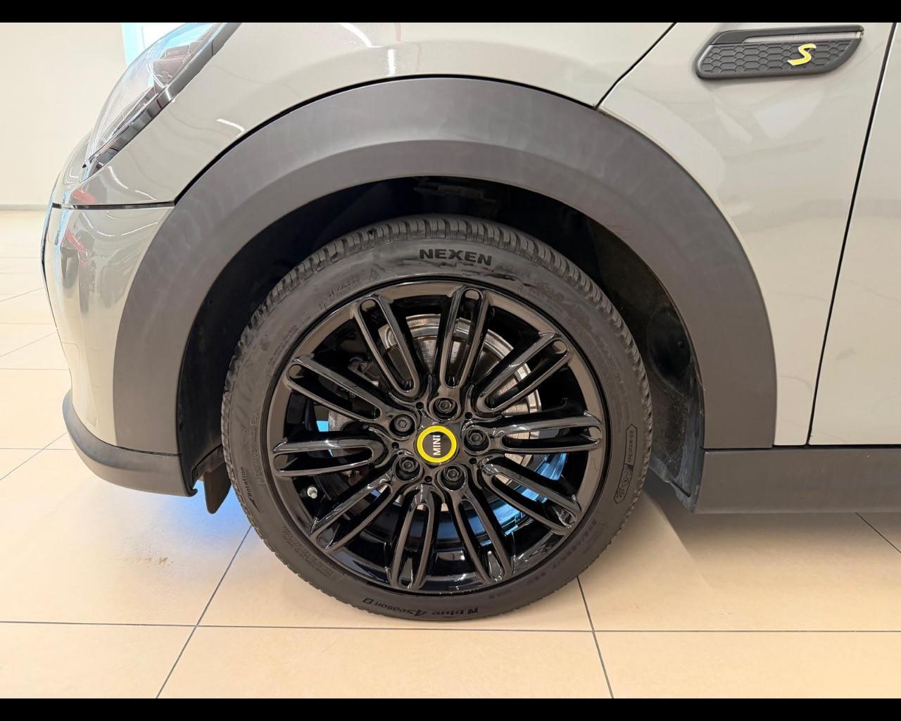 MINI Mini Full El. (F56) - Mini Cooper SE Yours