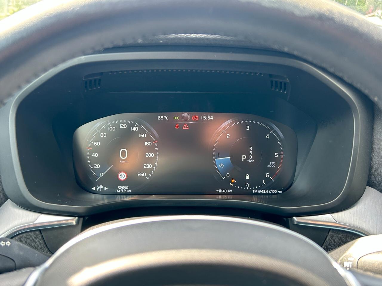 Volvo XC60 2.0 b4 Momentum awd auto