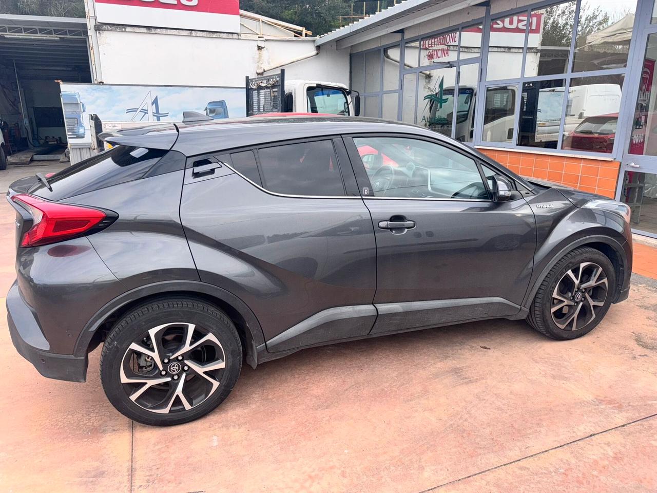 Toyota C-HR 1.8 Hybrid E-CVT