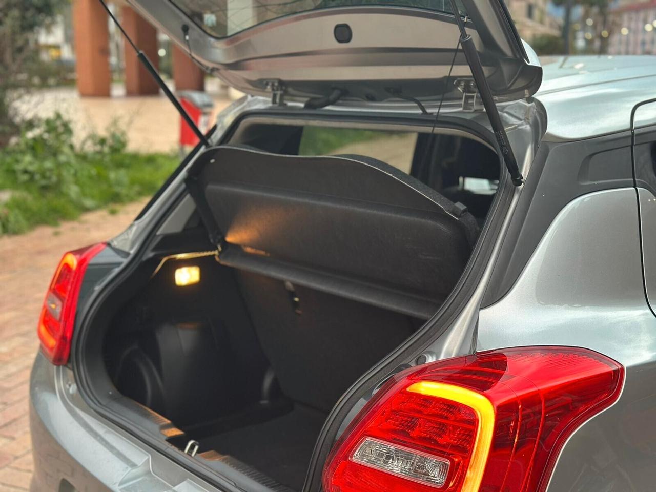 Suzuki Swift 1.2 Hybrid Top