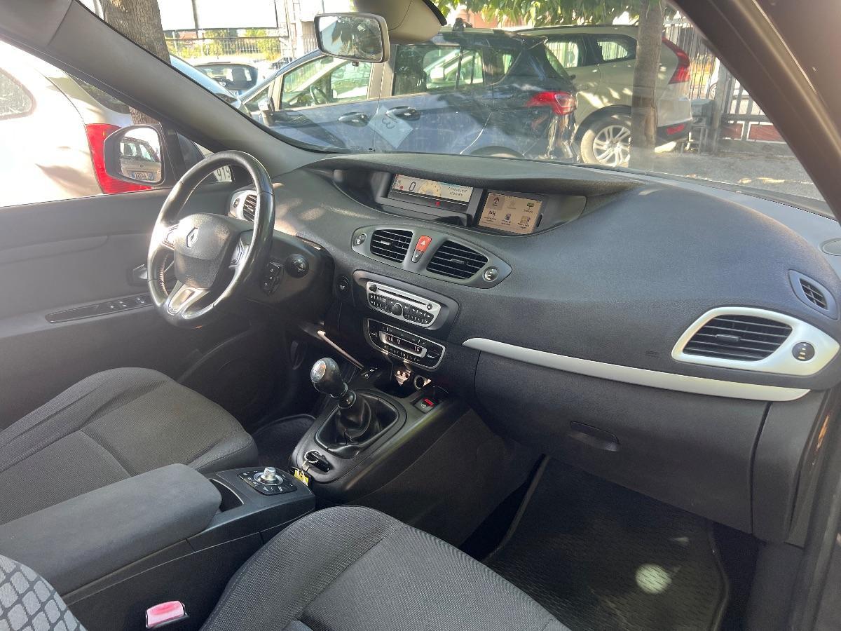 RENAULT - Scénic 1.5 dci Confort c/TomTom 7 posti