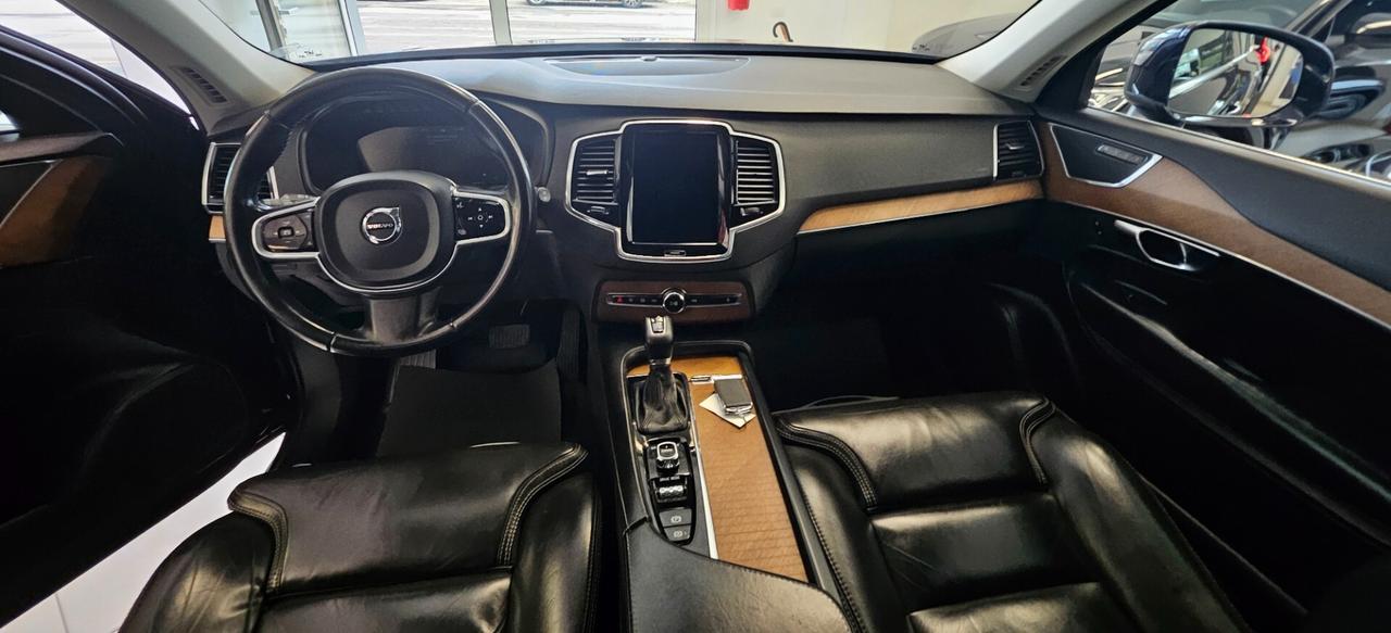 Volvo XC 90 XC90 D5 AWD Geartronic R-design 7 POSTI