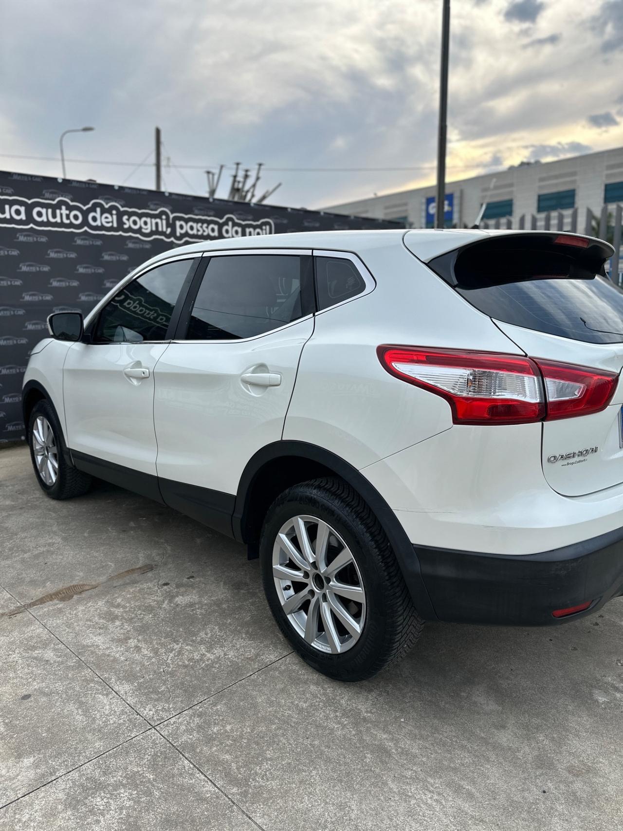 NISSAN QASHQAI (anno 2015)
