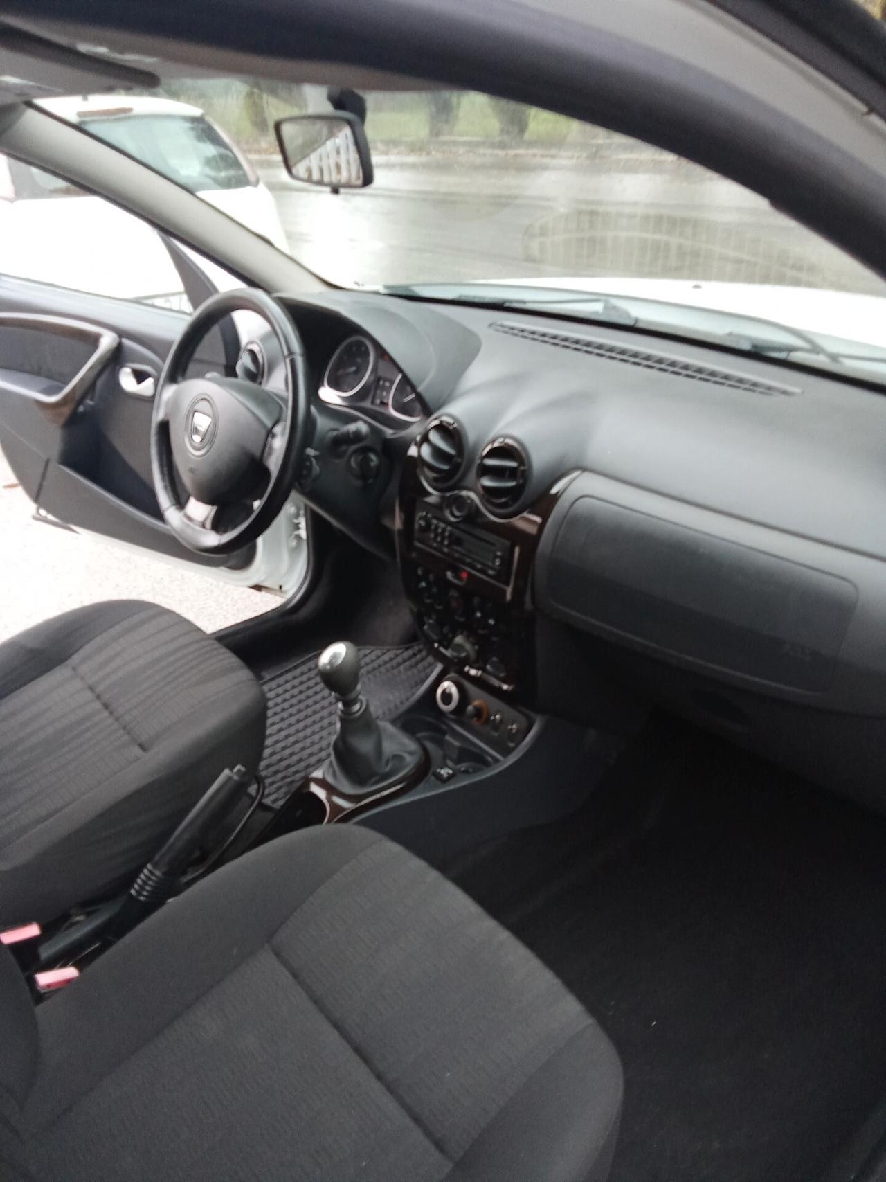 Dacia Duster 1.6 110CV 4x4 GPL 011