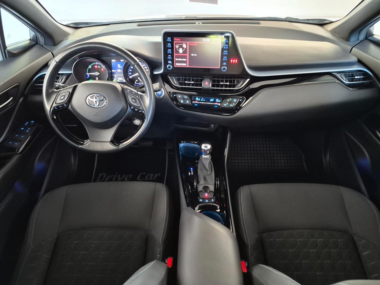 2.0 E-CVT HYBRID LED C.18" RETROCAM. V.PRIVACY CLIMA AUTO.