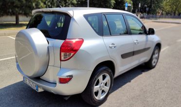 Toyota RAV 4 2.2 D-4D 136 CV Luxury
