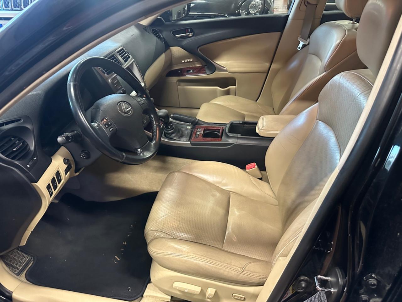 Lexus IS 220d MC Luxury