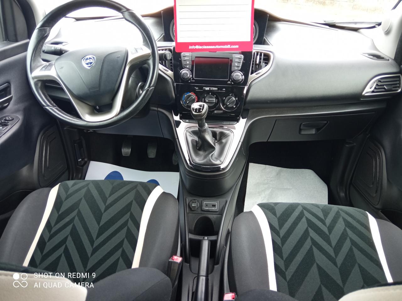 Lancia Ypsilon 1.3 MTJ 5P 95CV NEOPATENTATI SILVER