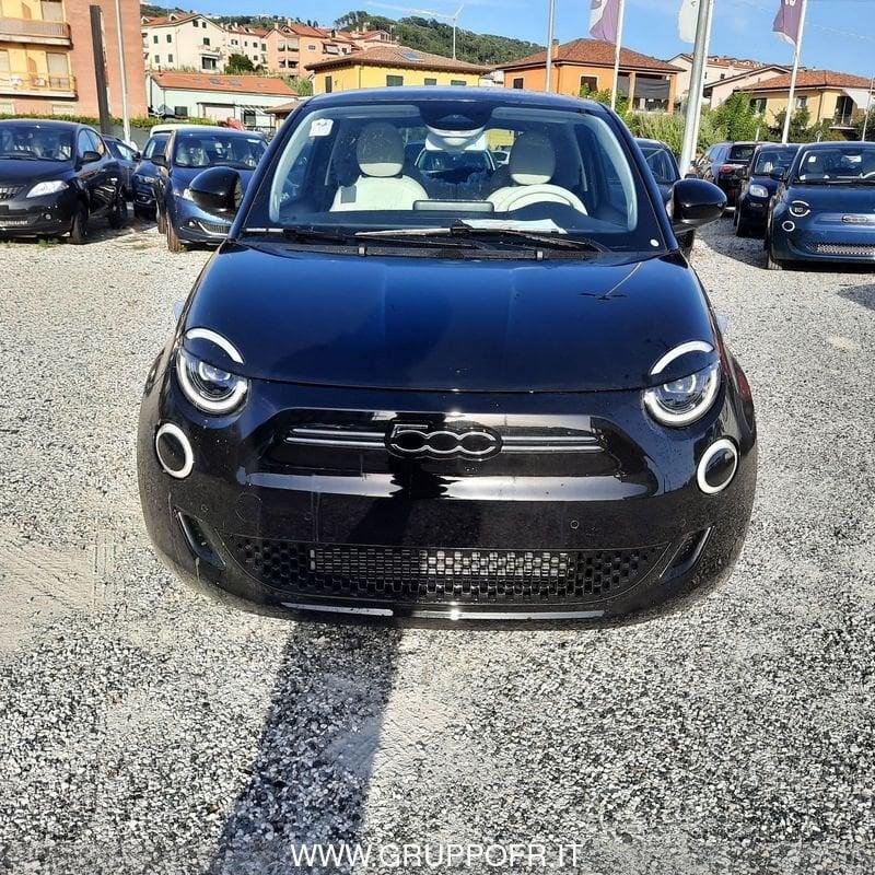 FIAT 500 La Prima Berlina 320 42 kWh