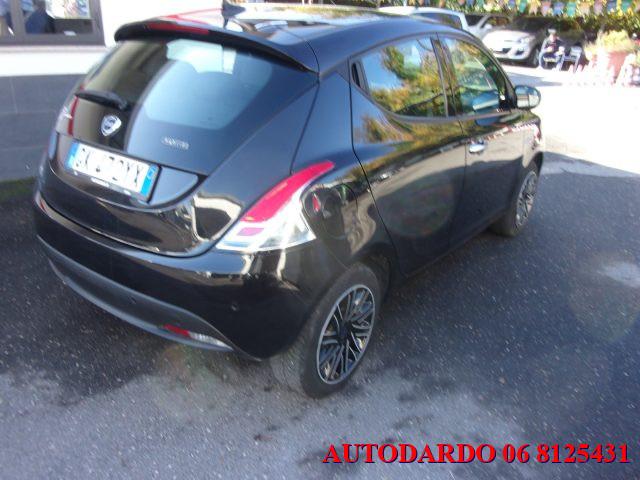 LANCIA Ypsilon 1.0 FireFly 5 porte S&S Hybrid Ecochic Gold