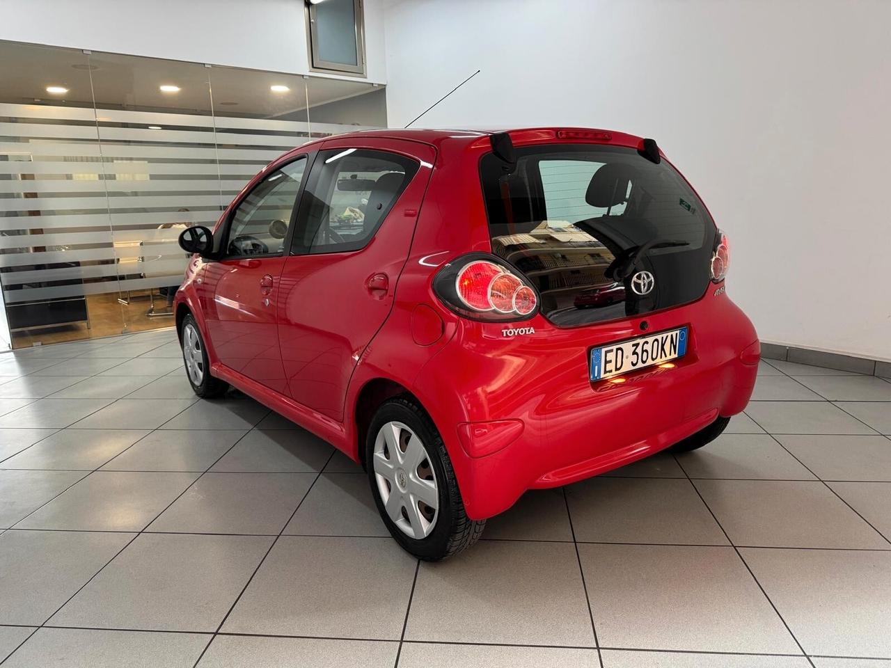 Toyota Aygo 1.0 Benzina 5 porte 2010