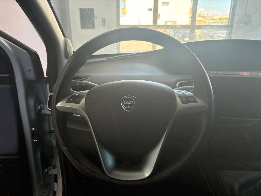 Lancia Ypsilon 1.0 FireFly 5 porte S&S Hybrid Gold