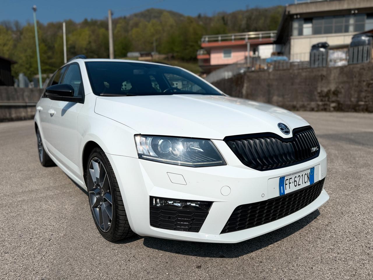 Skoda Octavia 2.0 TDI DSG Wagon RS E6 184CV