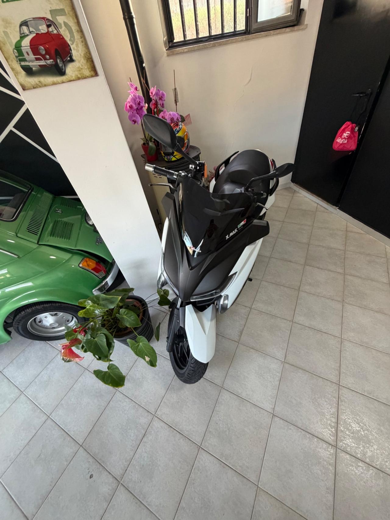 Yamaha X-Max 250