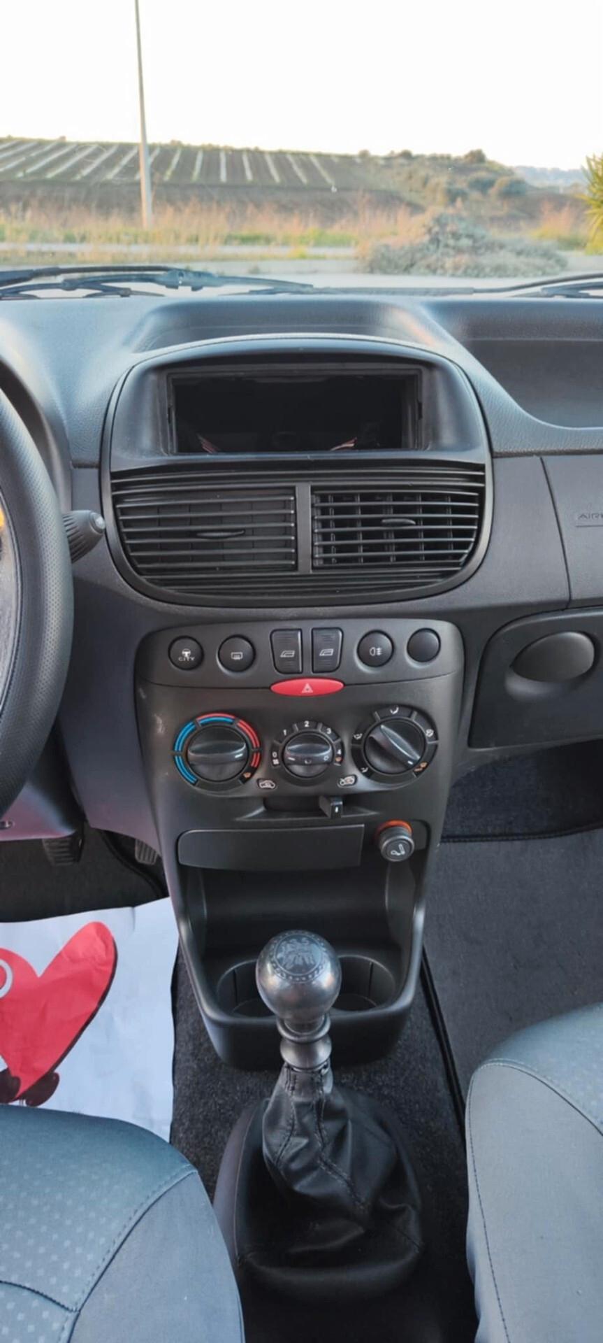 Fiat Punto 1.2i cat 5 porte ELX