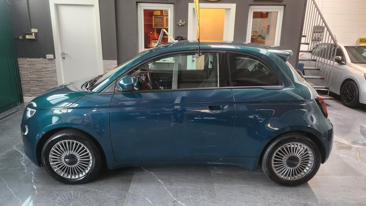 Fiat 500 La Prima Berlina 42 kWh