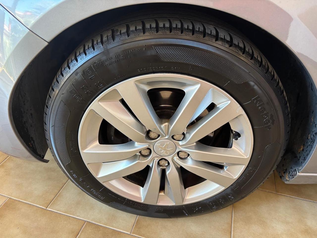 PEUGEOT 308 ANNO 2014 DS 1.6 HDI ADATTA NEOPATENTATI KM 187 MILA