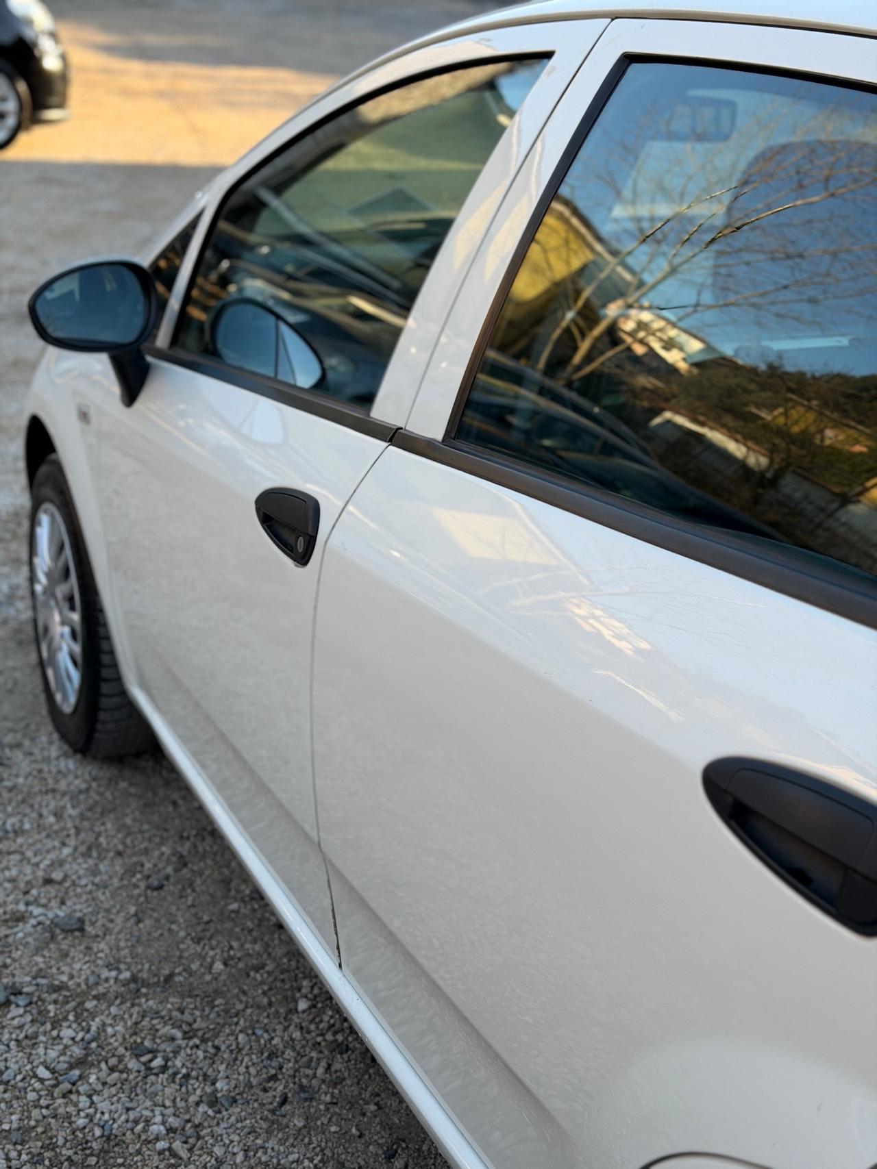 Fiat GRANDE PUNTO 1.4 5P ACTUAL NP KMCERT NEOPAT