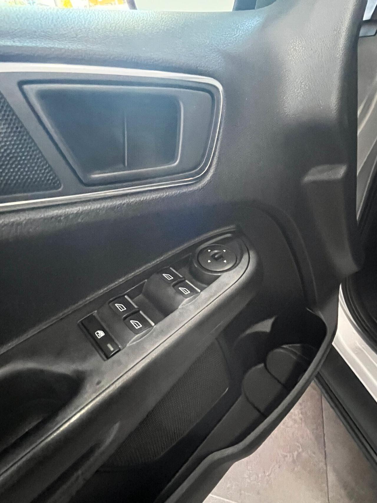 Ford B-Max 1.5 TDCi 95 CV Business Titanium