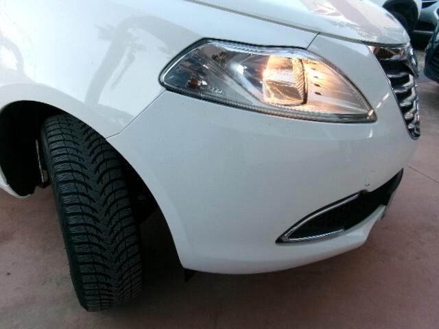 Lancia Ypsilon 0.9 TwinAir 85 CV 5 porte Metano Ecochic Gold