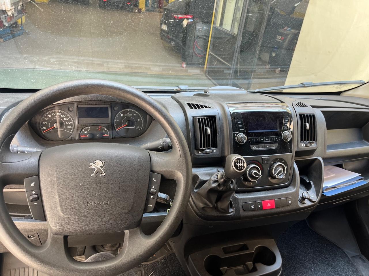 Peugeot Boxer 333 2.2 BlueHDi 140 S&S L2-H2 Furgone