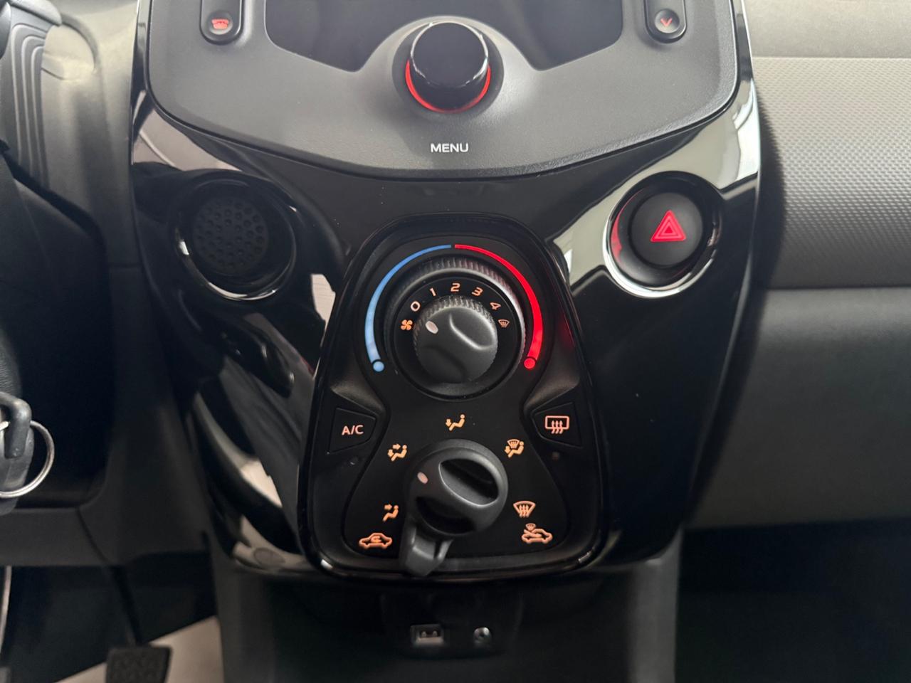 Peugeot 108 VTi 72 S&S Allure DA VETRINA2021