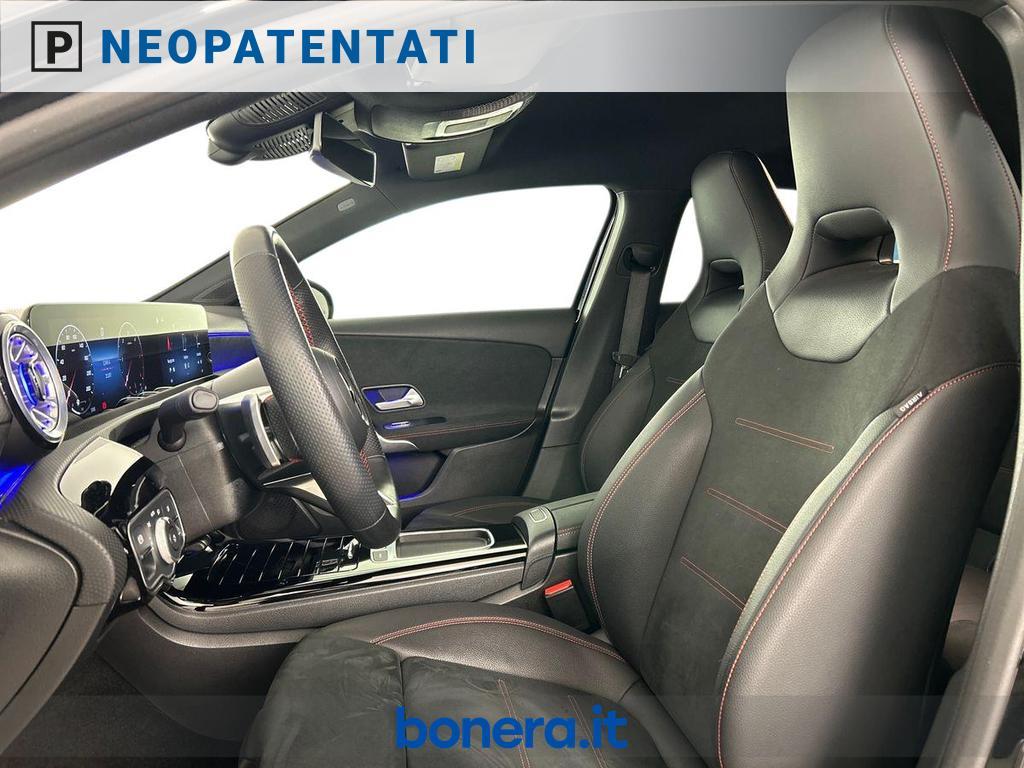 Mercedes Classe A 180 180 D Premium Plus AMG Line 8G-DCT