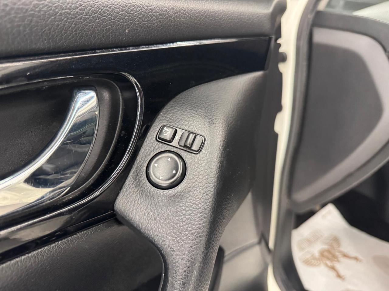 Nissan Qashqai 1.5d 110 CV Tekna Full-2014