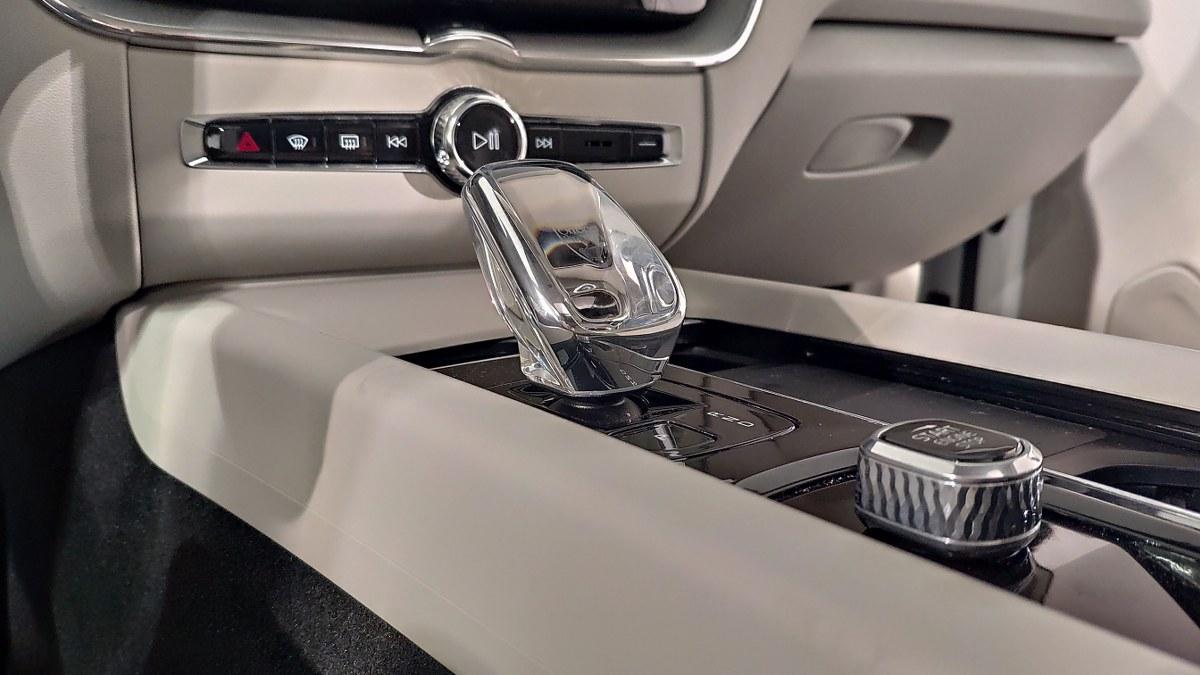 VOLVO Xc60 T6 Recharge Plug-In Hybrid Awd Aut. Ultimate Dark